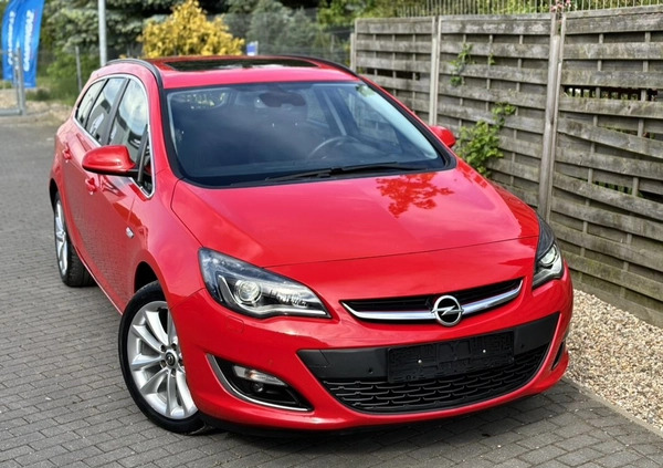 Opel Astra cena 23300 przebieg: 210000, rok produkcji 2012 z Pniewy małe 466